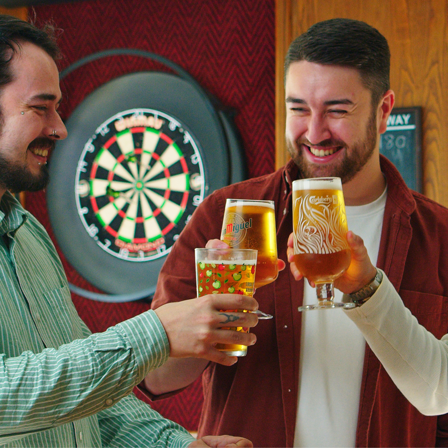 Raise a glass This Father's Day at The Fountain Inn in Swansea!